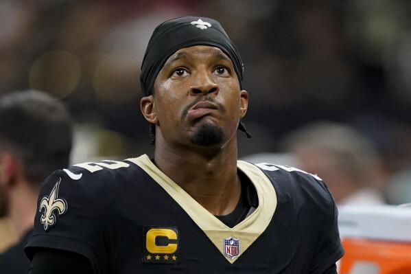 Brady s temper flares as Bucs snap skid vs Saints 20 10 AP News